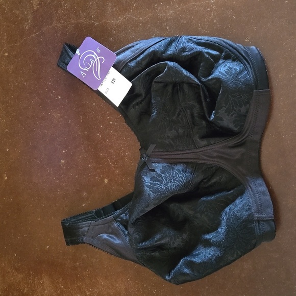 Aviana Floral soft cup minimizer 32i Black color. NWT - Picture 1 of 5